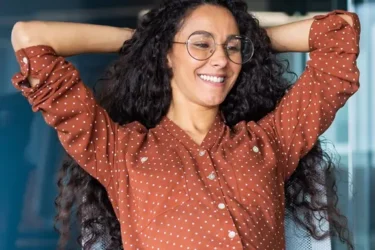 Femme qui a appris à lâcher prise