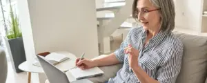 Femme qui prépare sa retraite