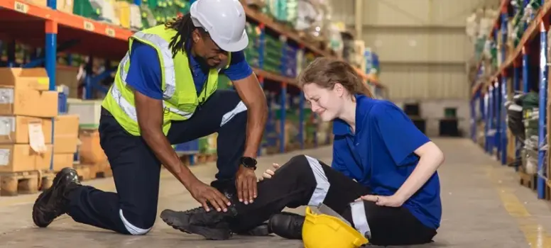 Une salarié blessée à la jambe