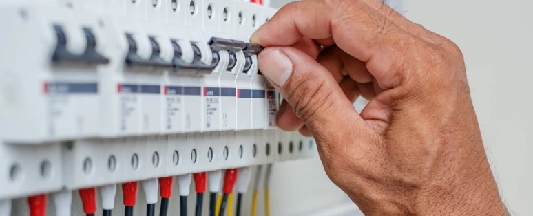 Formation Habilitation électrique BE manoeuvre